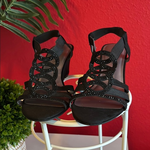 Karen Scott Black Dressy Sandals with Ankle Straps - Picture 1 of 5